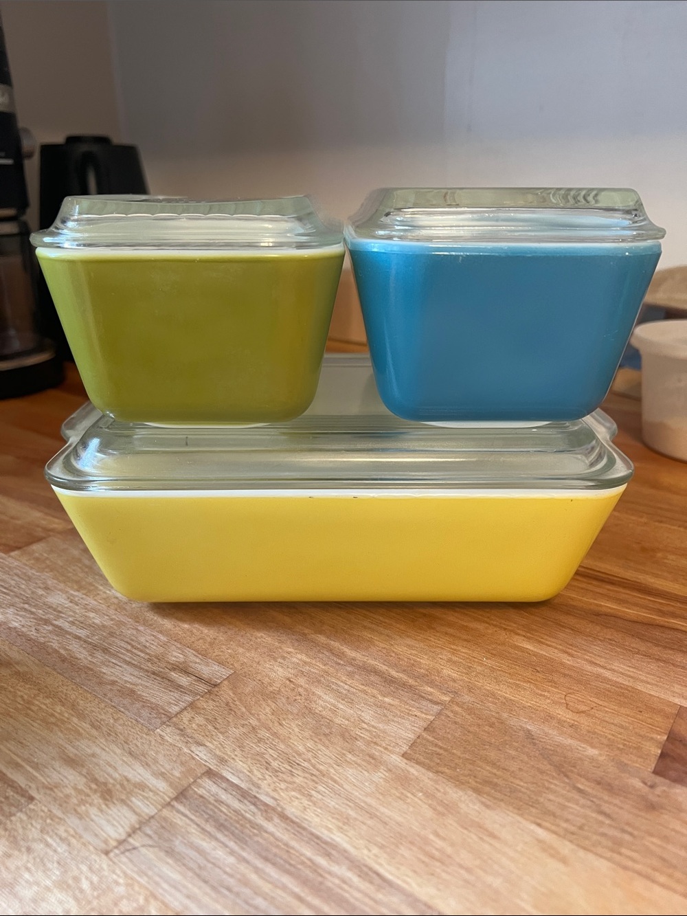 Pyrex Glass-Lidded Storage Set in Yellow, Blue, Olive
